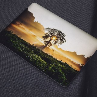 Laptop-Aufkleber „Helle Wolken“ – 1