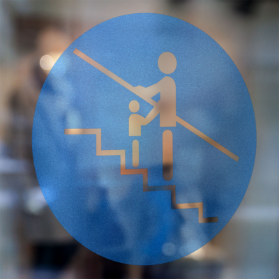 Gebodspictogram Houd kinderen aan de hand verplicht sticker - 2