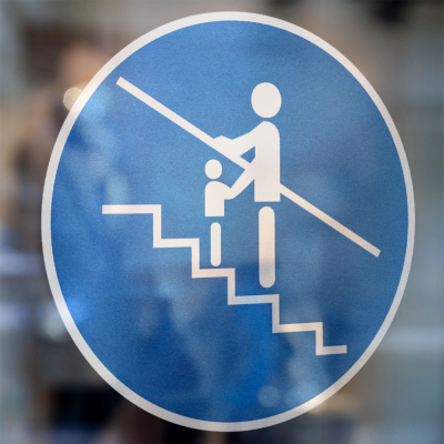 Gebodspictogram Houd kinderen aan de hand verplicht sticker - 3