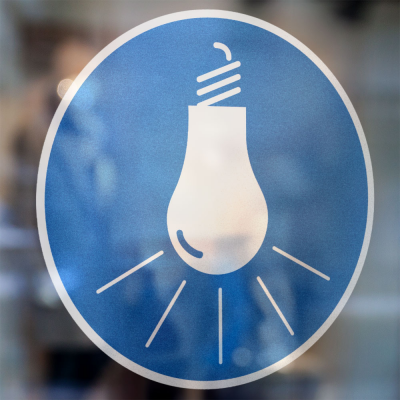 Gebodspictogram lampen aan laten sticker - 2 Gebodspictogram lampen aan laten sticker - 2