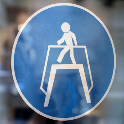 Gebodspictogram Oversteekplaats gebruiken sticker - 2