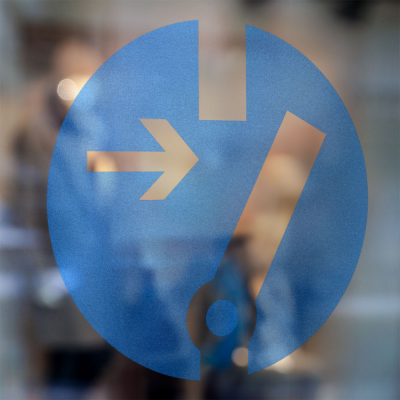 Gebodspictogram Schakelen voor ingebruikname sticker - 3 Gebodspictogram Schakelen voor ingebruikname sticker - 3