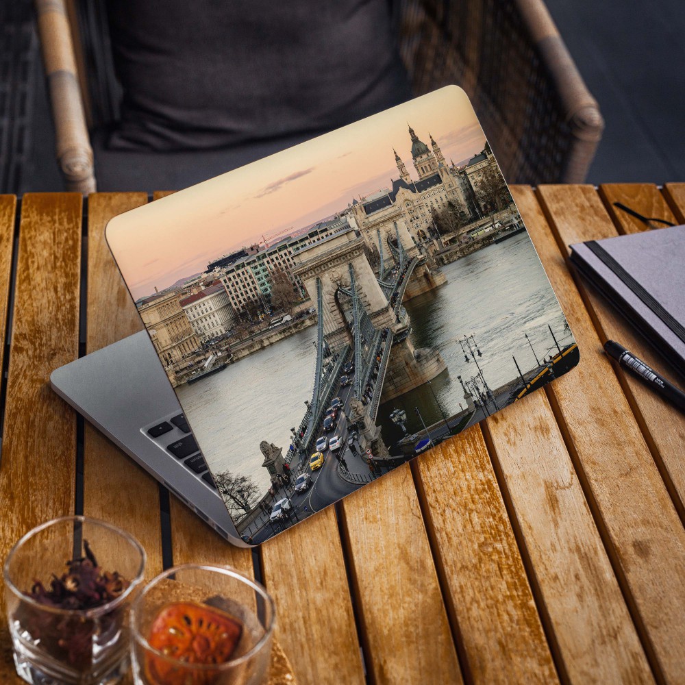 Boedapest Chain-Bridge Laptop Sticker - 1