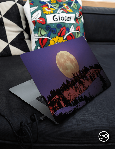 Maan Boven De Bergen Laptop Sticker - 1