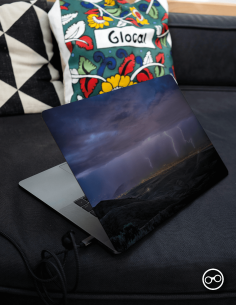 Storm Boven De Stad Laptop Sticker - 1