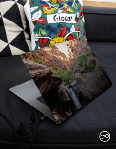 Waterval Door De Bergen Laptop Sticker - 1