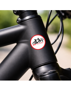 Fiets GPS Tracking Rond Rood sticker op zwart fietsframe