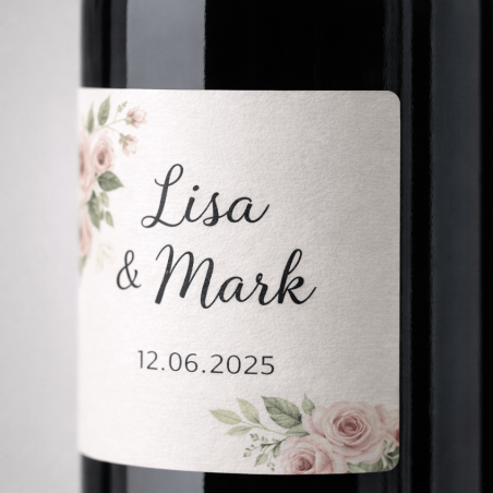 Detail van wijnetiket strak aangebracht op glazen wijnfles