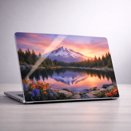 Laptop sticker met eigen ontwerp in glans afwerking op laptop