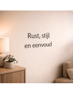 Tekst sticker met meerdere regels strak aangebracht op modern glazen raam 2