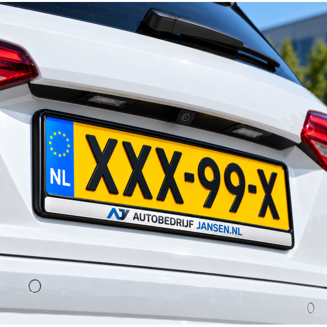 Kentekensticker met bedrijfsnaam en logo op kentekenplaathouder